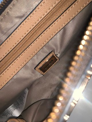 Bolso Guess Marrón Logo Frontal