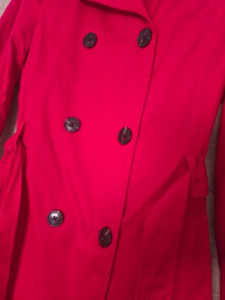Gabardina Stradivarius Roja Talla M