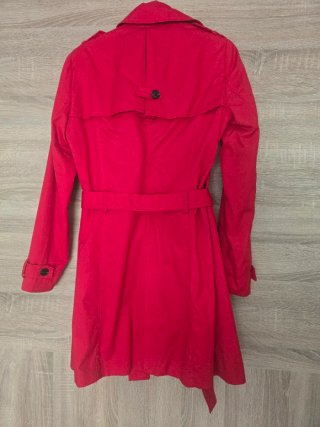 Gabardina Stradivarius Roja Talla M
