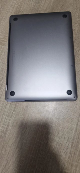 Apple MacBook Pro A2251 Plata