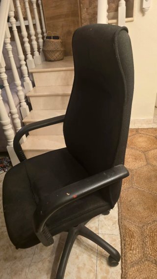 Silla de oficina negra