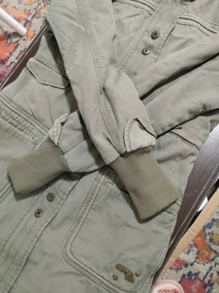 Abrigo verde militar mujer