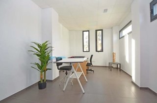 Oficina de 100 m2 lista para entrar en Cáceres.