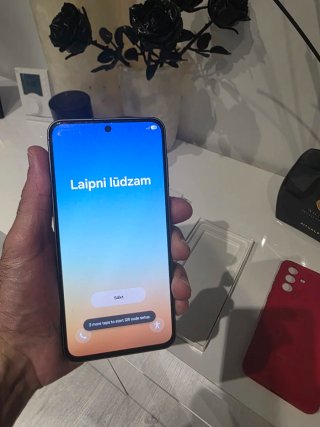 Samsung A56 5G 256GB Negro y Rojo