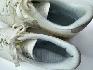 Zapatillas Veja Talla 38 Beige/Blanco