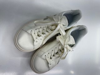 Zapatillas Veja Talla 38 Beige/Blanco