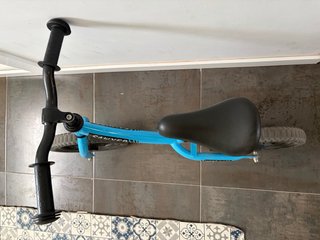 Bicicleta sin pedales Sawyer azul