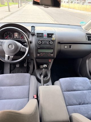 Volkswagen Touran 2011