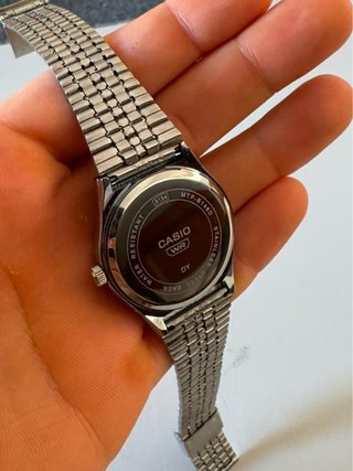 Reloj Casio MTP Plateado y Azul Agua