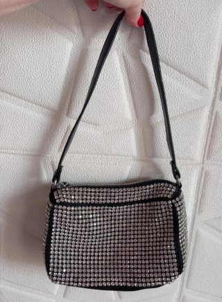 Borsetta nera con strass