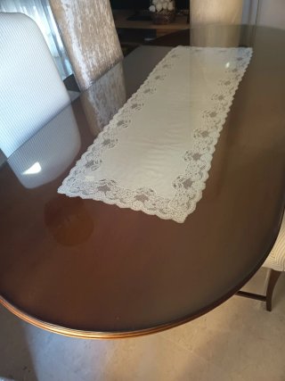 Mesa de salón y 6 sillas tapizadas