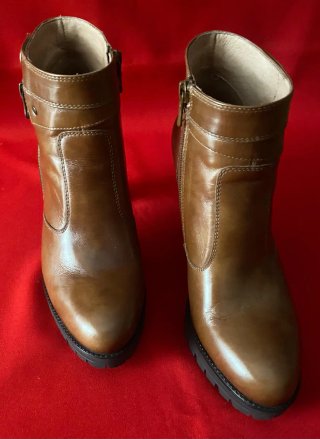 Botines de piel NeroGiardini marrones
