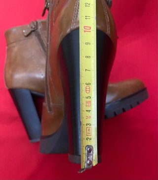 Botines de piel NeroGiardini marrones