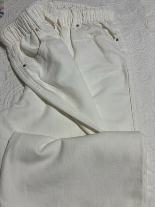 Pantalón ancho blanco pata ancha.