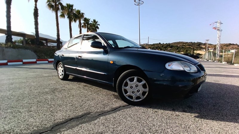 Hyundai Lantra - foto 1
