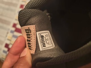 Zapatillas deportivas verdes y rosa