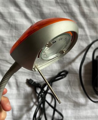 Lámpara de escritorio flexible con pinza
