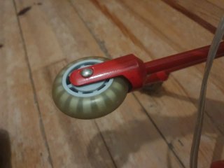 Lámpara Ikea escritorio roja modelo Kila