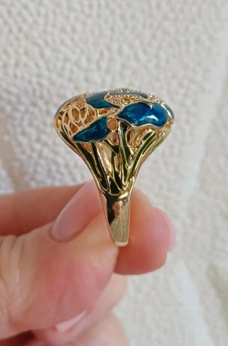 Anello dorato smalto blu zirconi