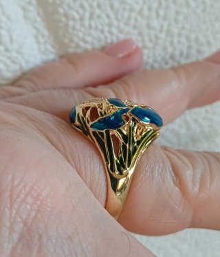 Anello dorato smalto blu zirconi