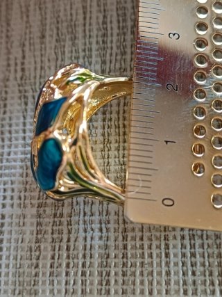Anello dorato smalto blu zirconi