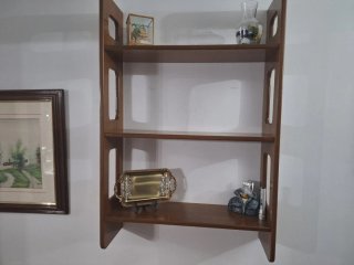 Estantería de madera