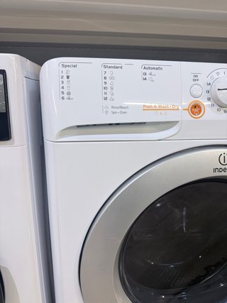 Lavadora Secadora Indesit 9kg/6kg 1400rpm