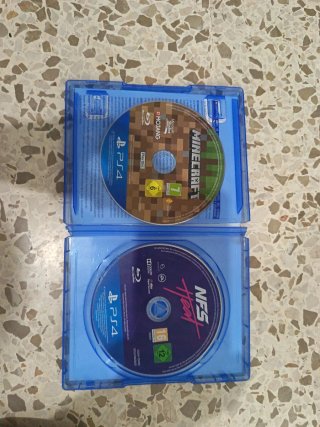 PS4 (PlayStation 4) Rossa + Giochi e Controller