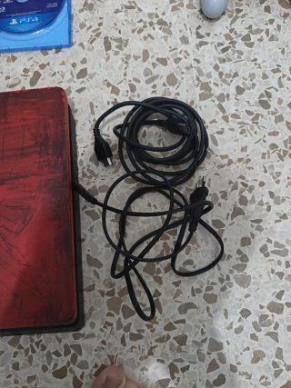 PS4 (PlayStation 4) Rossa + Giochi e Controller