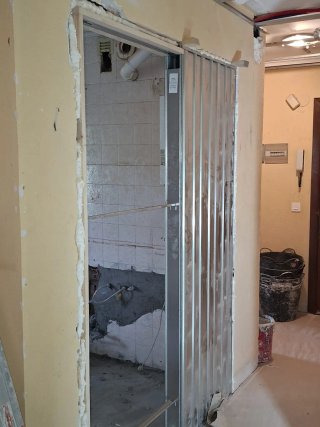 Adaptación de habitacion en sala.
