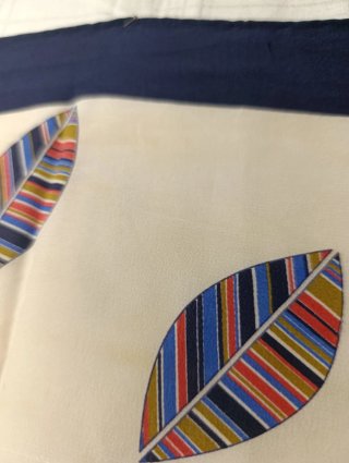 ELEGANTE PAÑUELO DE SEDA DE LOEWE