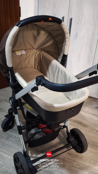 Cochecito de bebé y accesorios