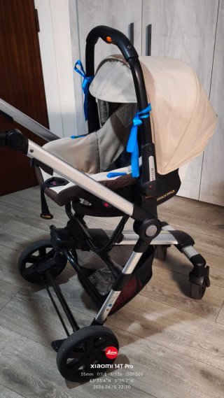 Cochecito de bebé y accesorios