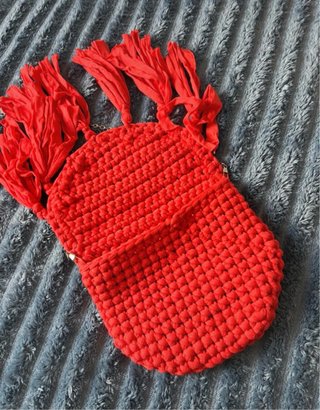 Borsa uncinetto rossa con frange