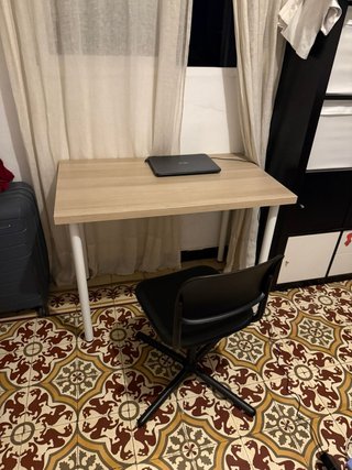 Escritorio y Silla Oficina Madera y Plástico