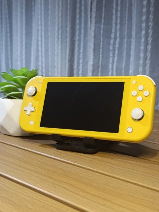 Nintendo Switch Lite Amarilla