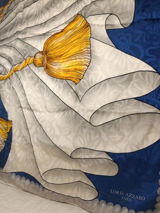 ELEGANTE PAÑUELO DE SEDA FRANCÉS LORIS AZZARO