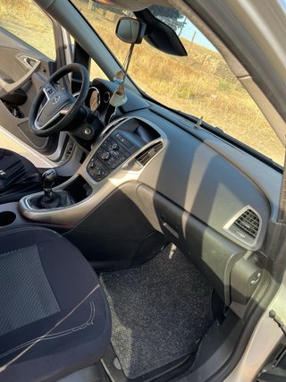 Opel Astra j 2010