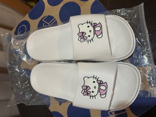 Chanclas Hello Kitty Blancas y Rosas