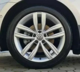 TAPABUJES CENTRO RUEDA LLANTA VOLKSWAGEN 5G0601171