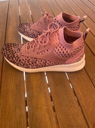 Zapatillas Reebok Negras y Rosas