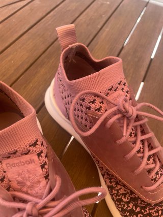 Zapatillas Reebok Negras y Rosas
