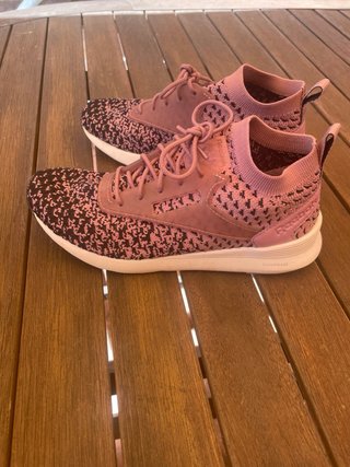 Zapatillas Reebok Negras y Rosas
