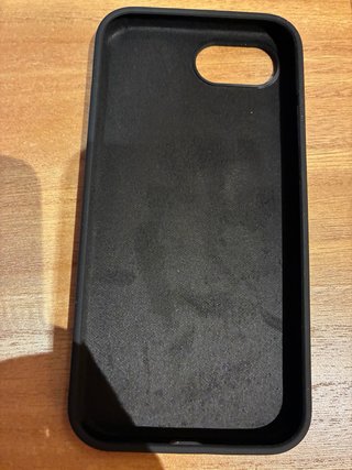 Capa iPhone 16e/17e Silicone Aveludada
