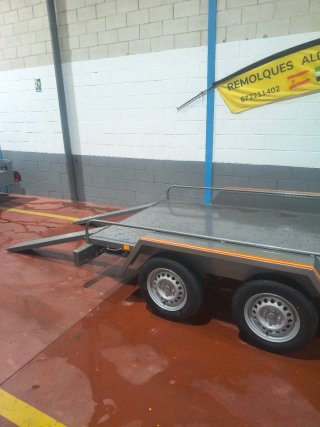 Remolque Vatea con rampas