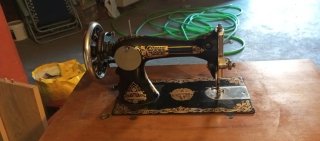 Máquina de coser antigua Frister & Rossmann (1902)