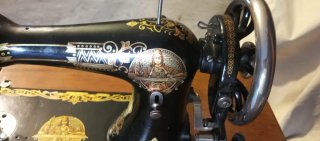Máquina de coser antigua Frister & Rossmann (1902)