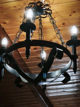 Lámpara de forja estilo rústico con LED