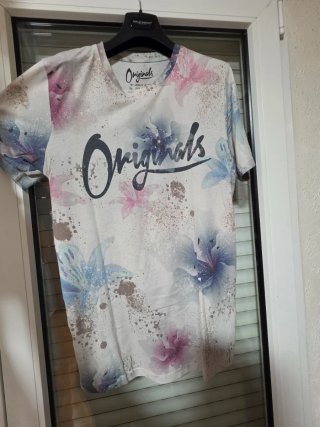 Camiseta Jack & Jones flores multicolor