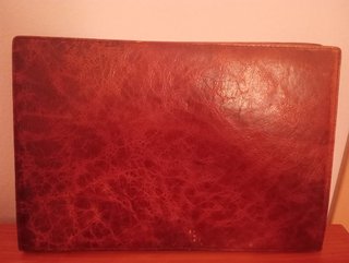 Cartera de piel marrón